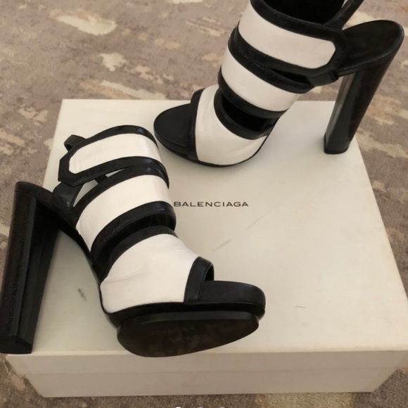 Balenciaga Shoes - Picture 1 of 3